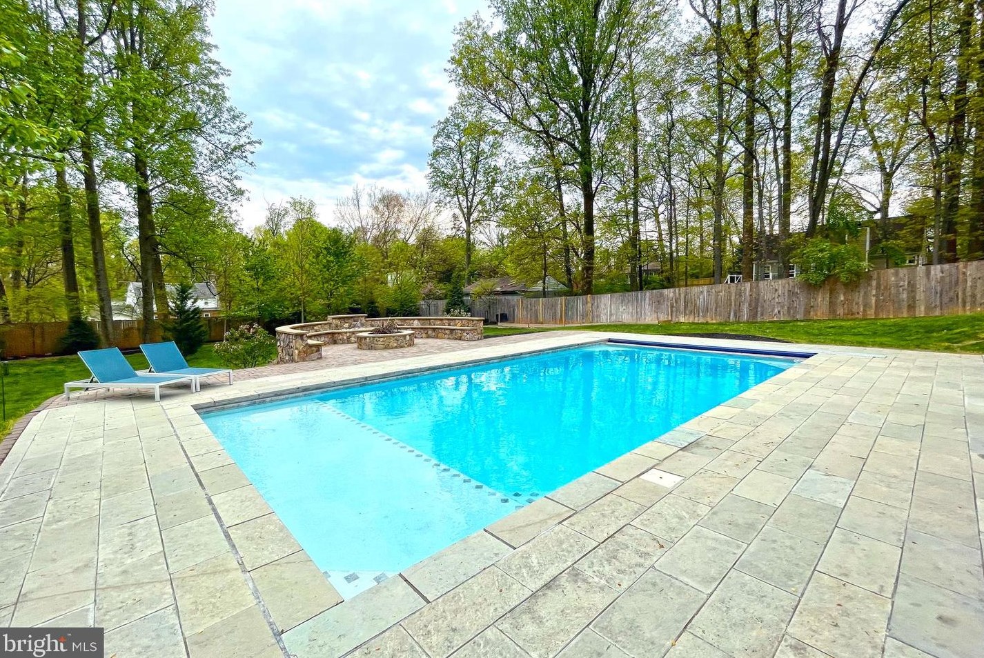 10713 Rosehaven St, Fairfax VA  22030-2826 exterior