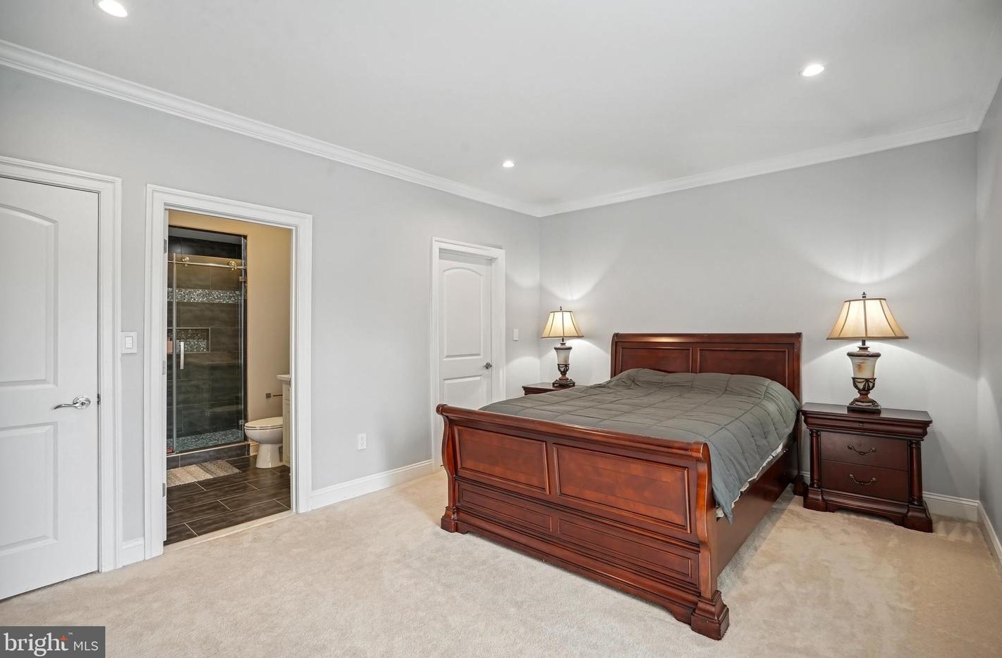 10713 Rosehaven St, Fairfax VA  22030-2826 exterior