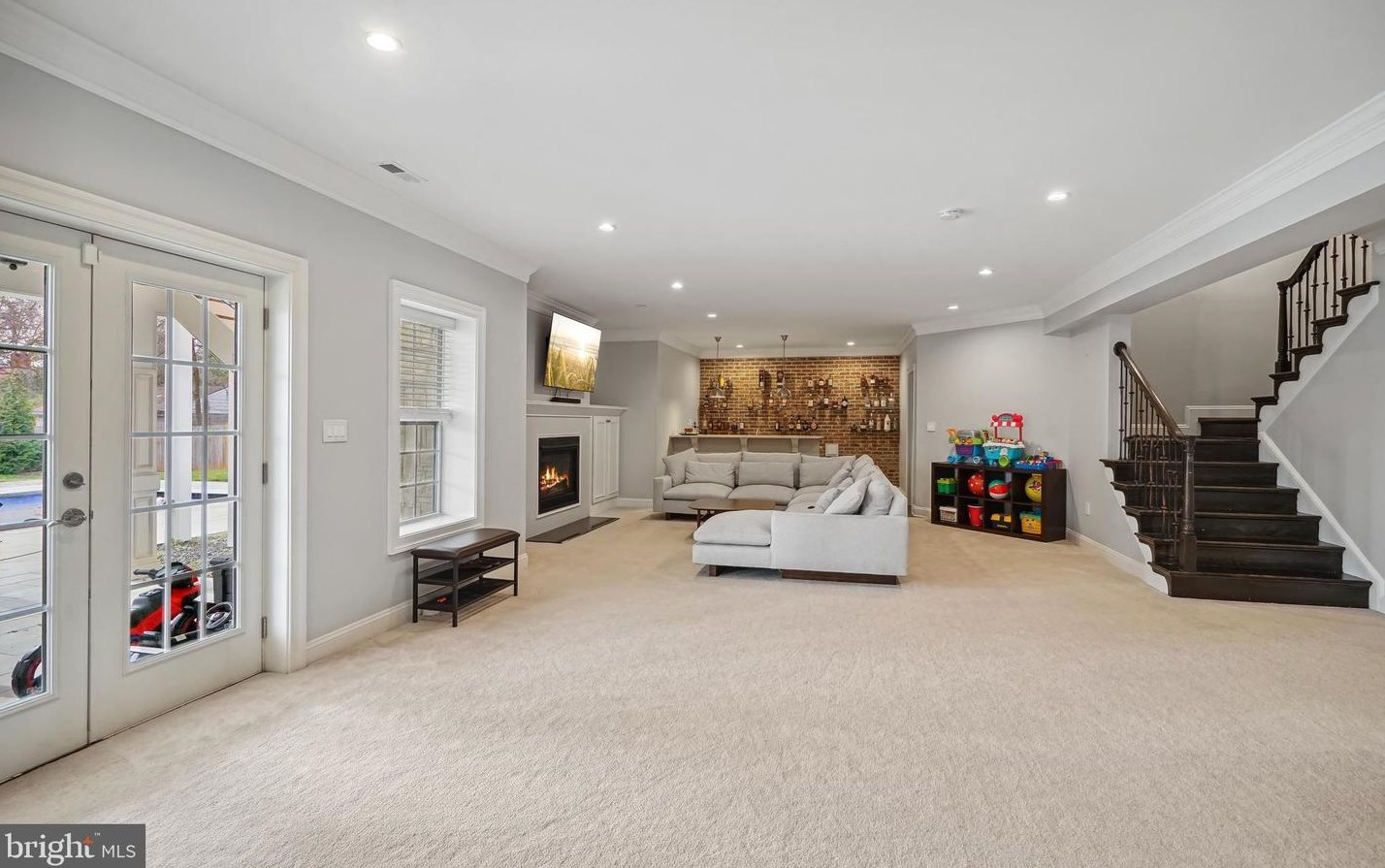 10713 Rosehaven St, Fairfax VA  22030-2826 exterior