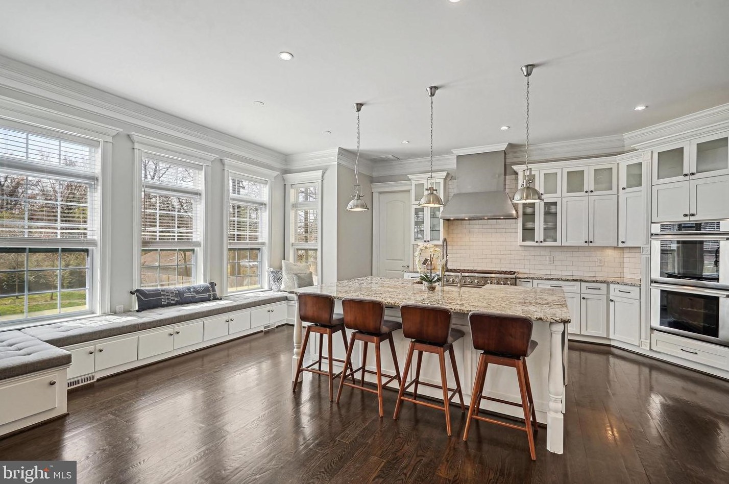 10713 Rosehaven St, Fairfax VA  22030-2826 exterior