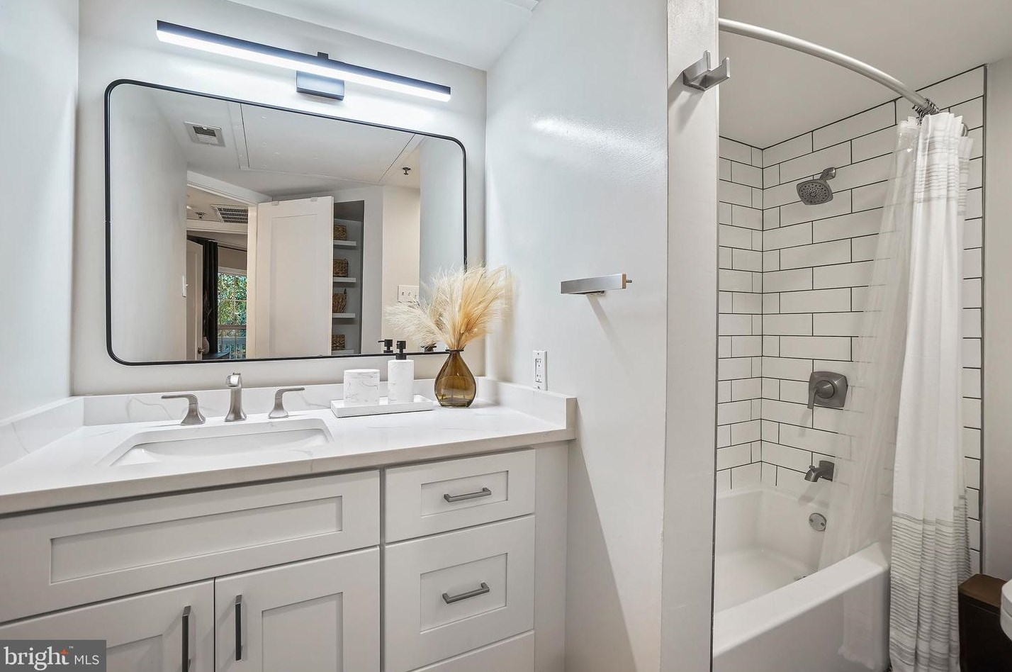 1504 Lincoln Way, Mc Lean VA 22102-5851 exterior