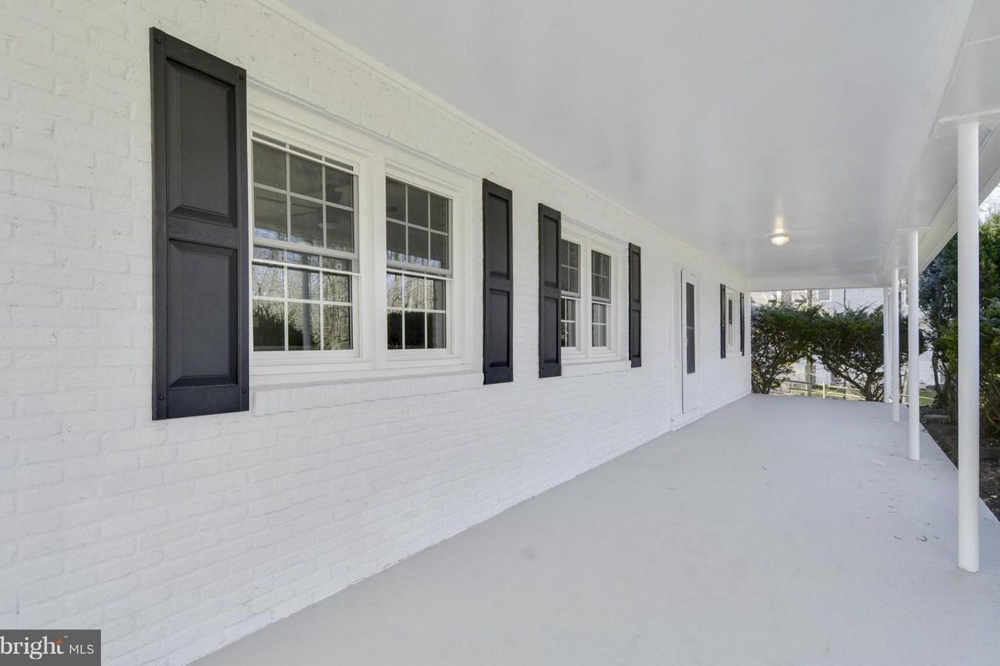 12019 Vale Rd, Vienna VA  22124-2221 exterior