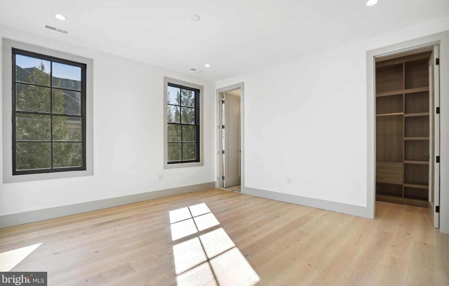 1807 Franklin Ave, Mc Lean VA  22101-5306 exterior