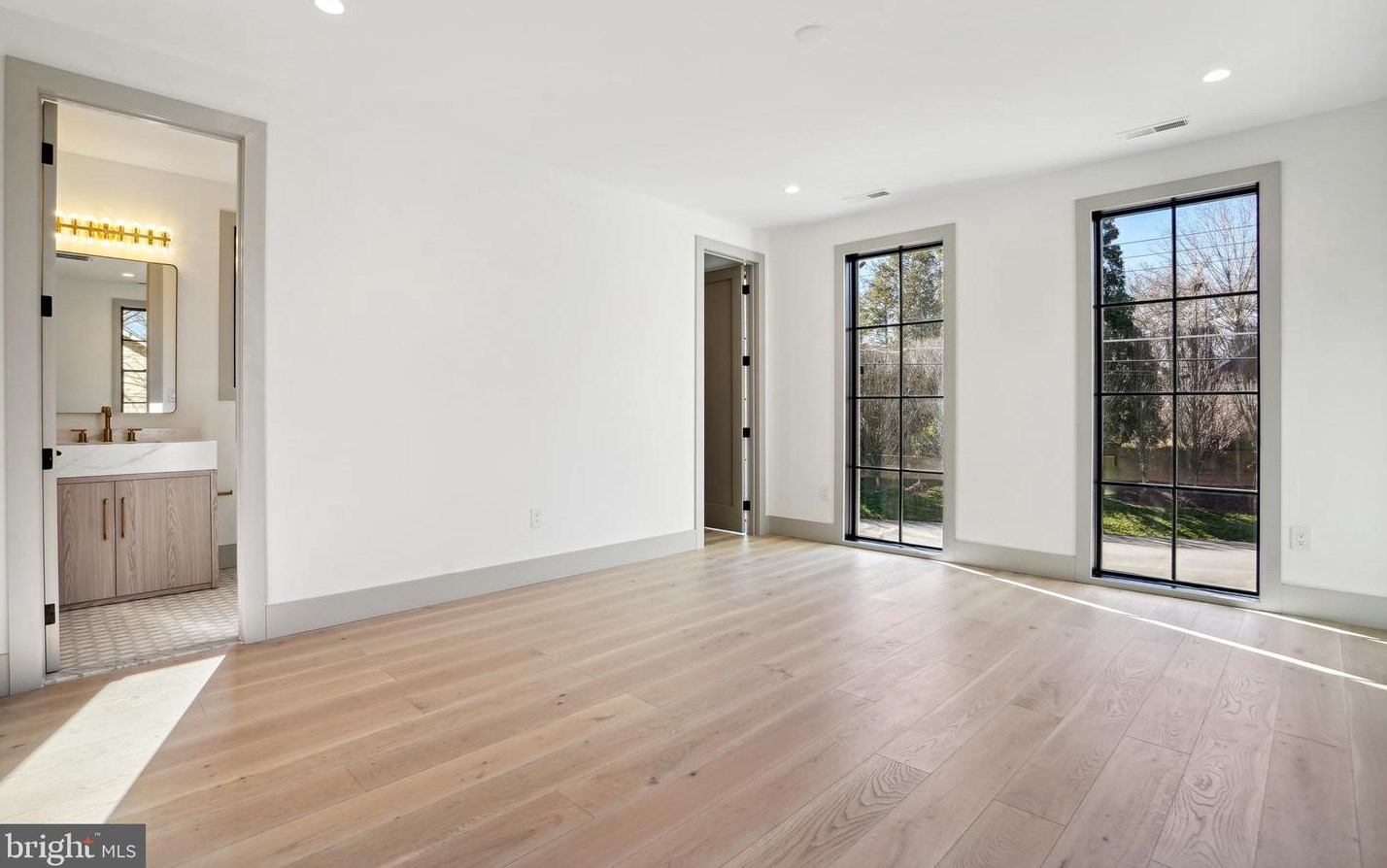 1807 Franklin Ave, Mc Lean VA  22101-5306 exterior