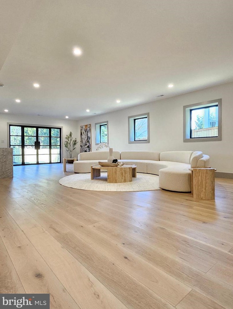 1807 Franklin Ave, Mc Lean VA  22101-5306 exterior