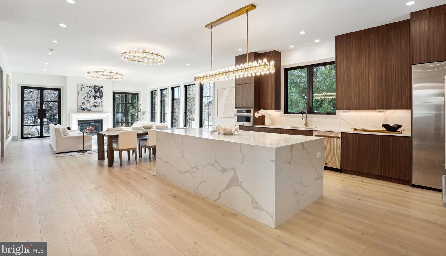 1807 Franklin Ave, Mc Lean VA  22101-5306 exterior