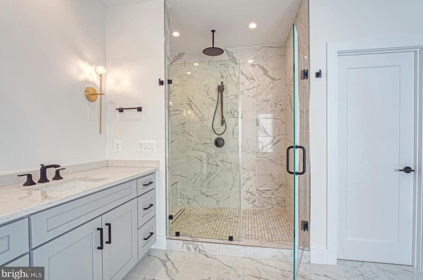 2242 Highland Ave, Falls Church VA  22046-2208 exterior