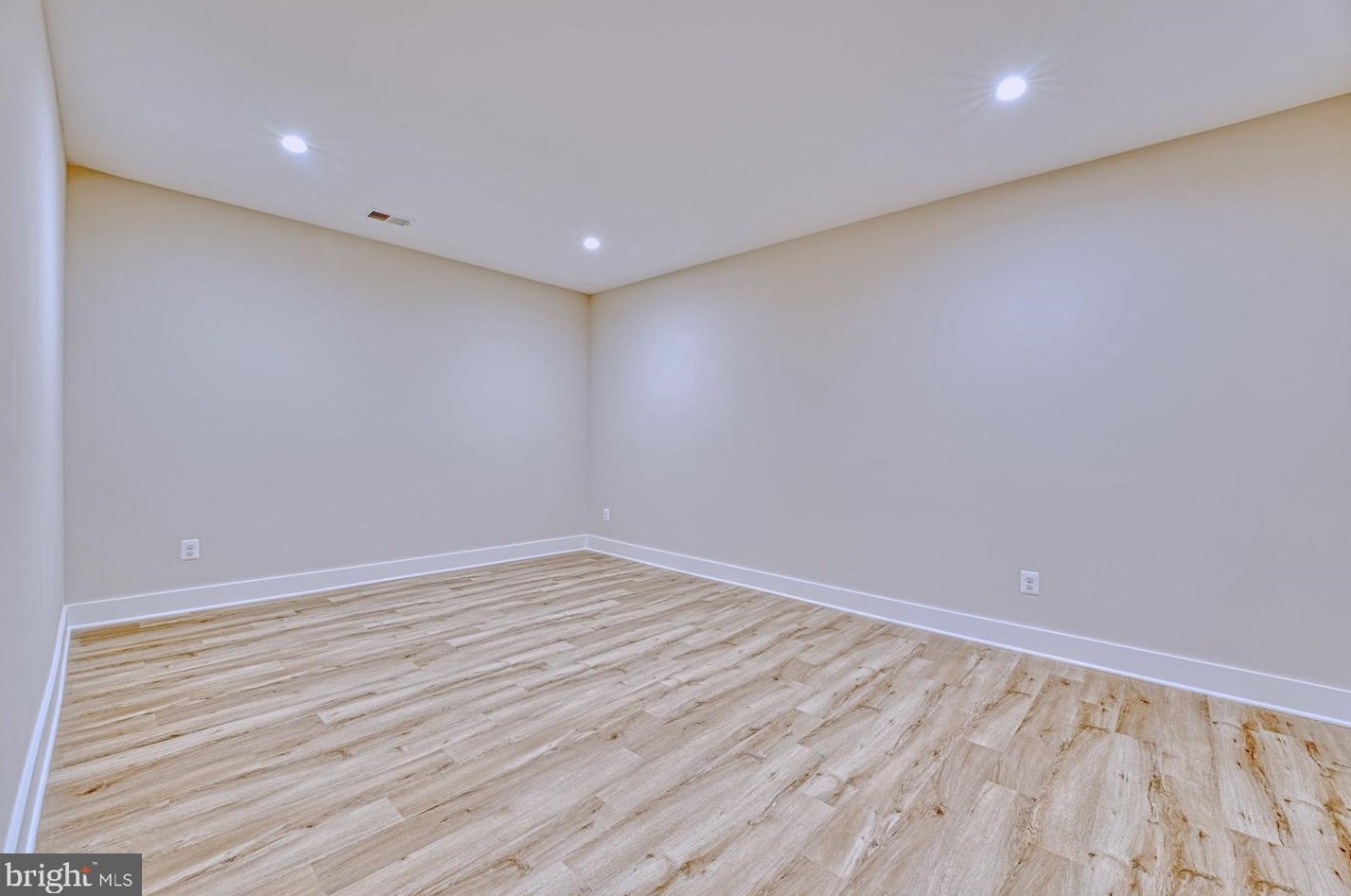 2242 Highland Ave, Falls Church VA  22046-2208 exterior