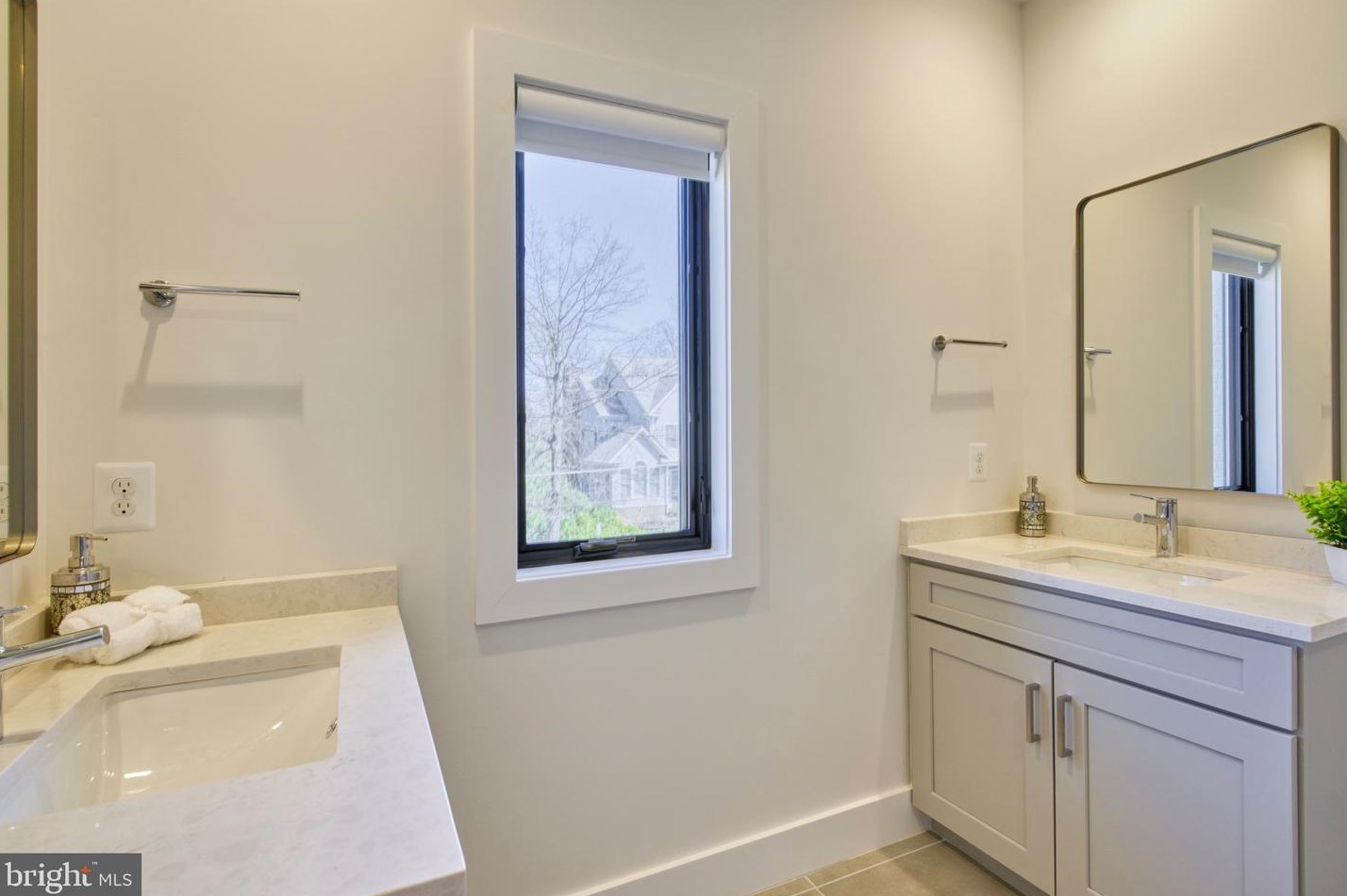 2242 Highland Ave, Falls Church VA  22046-2208 exterior