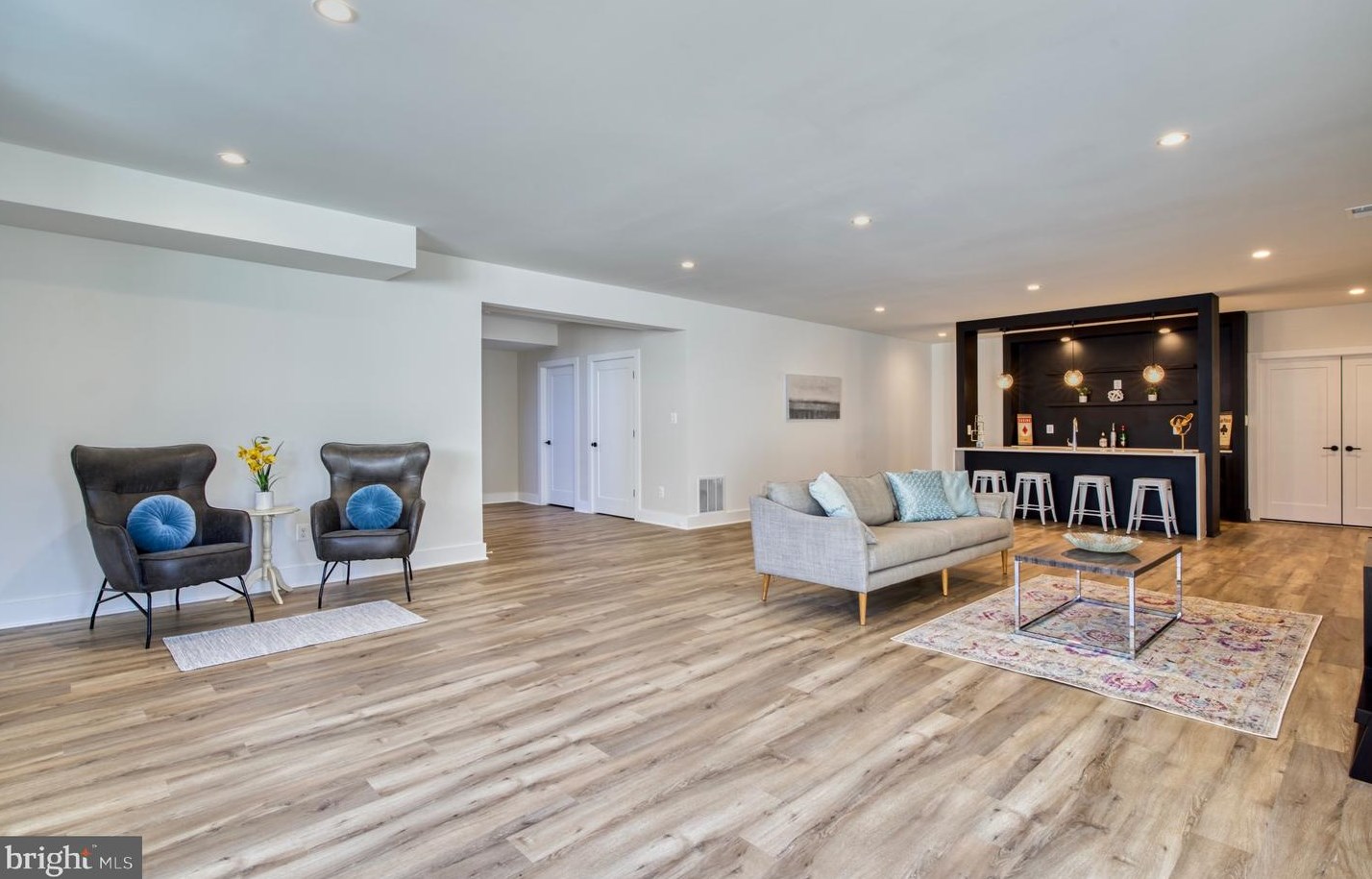 2242 Highland Ave, Falls Church VA  22046-2208 exterior