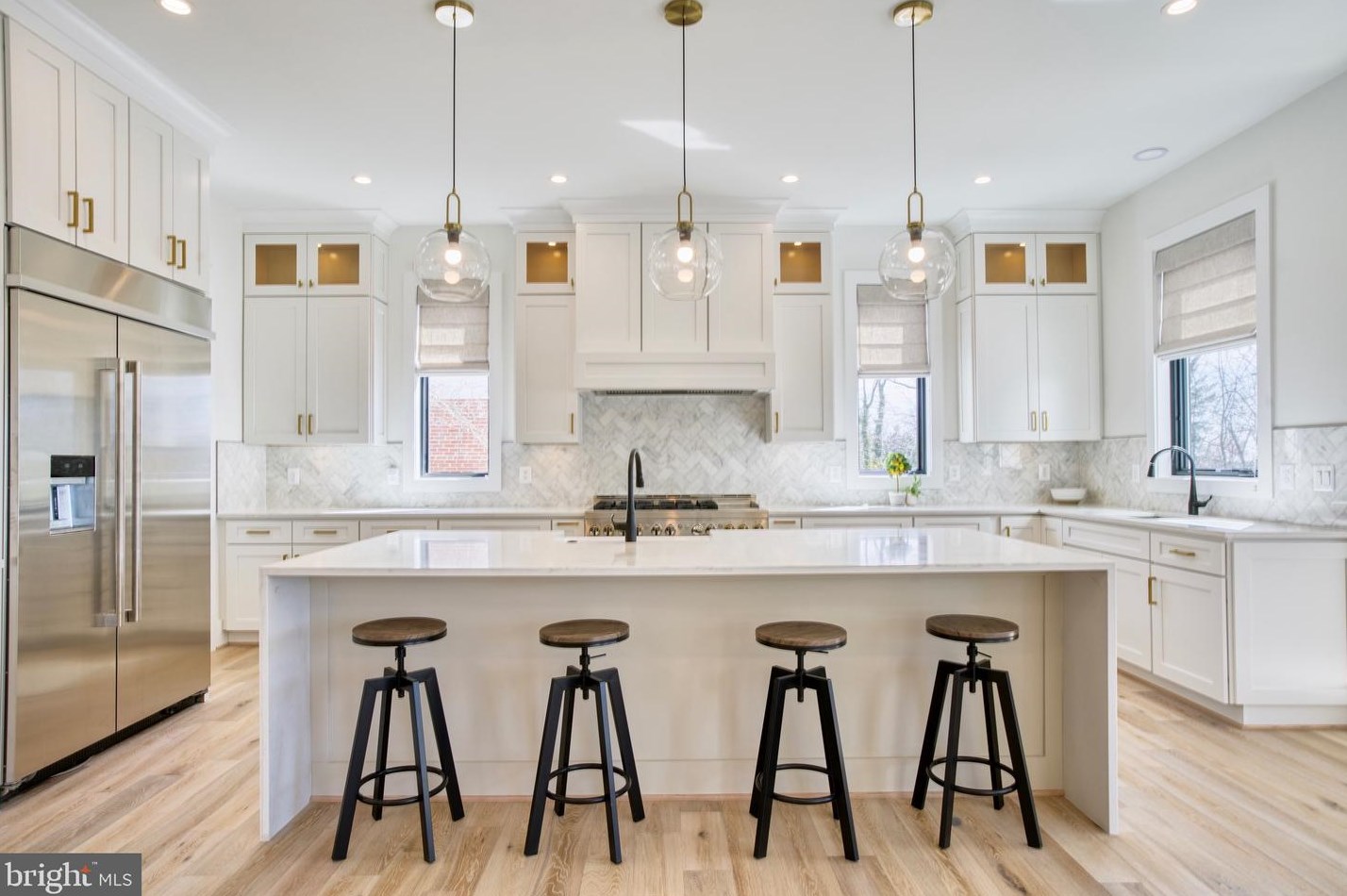 2242 Highland Ave, Falls Church VA  22046-2208 exterior