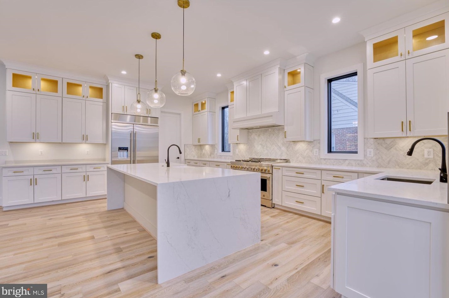 2242 Highland Ave, Falls Church VA  22046-2208 exterior