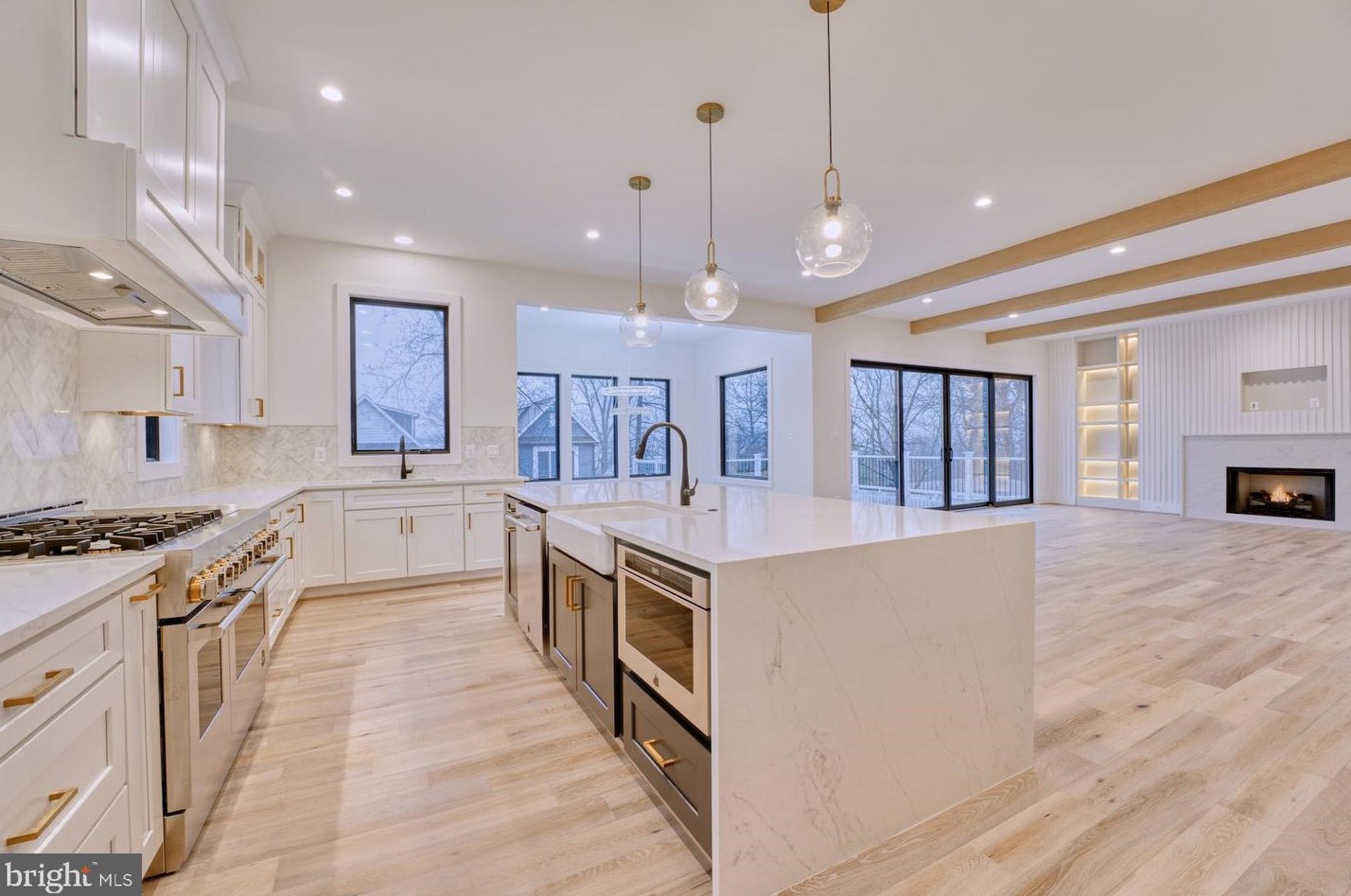 2242 Highland Ave, Falls Church VA  22046-2208 exterior