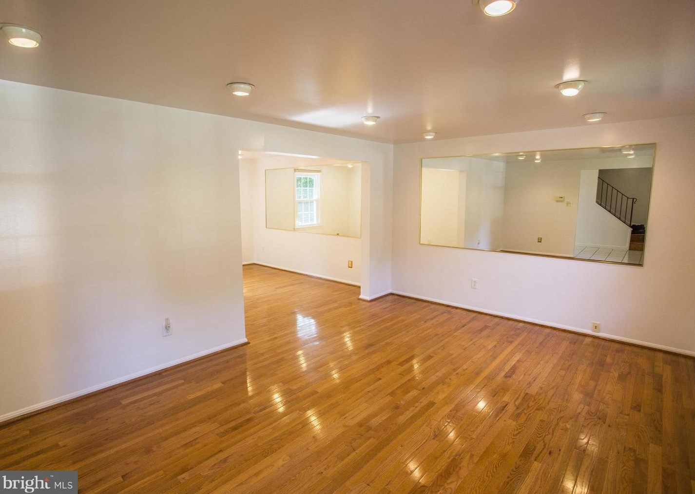 5046 Kenerson Dr, Fairfax VA  22032-2116 exterior