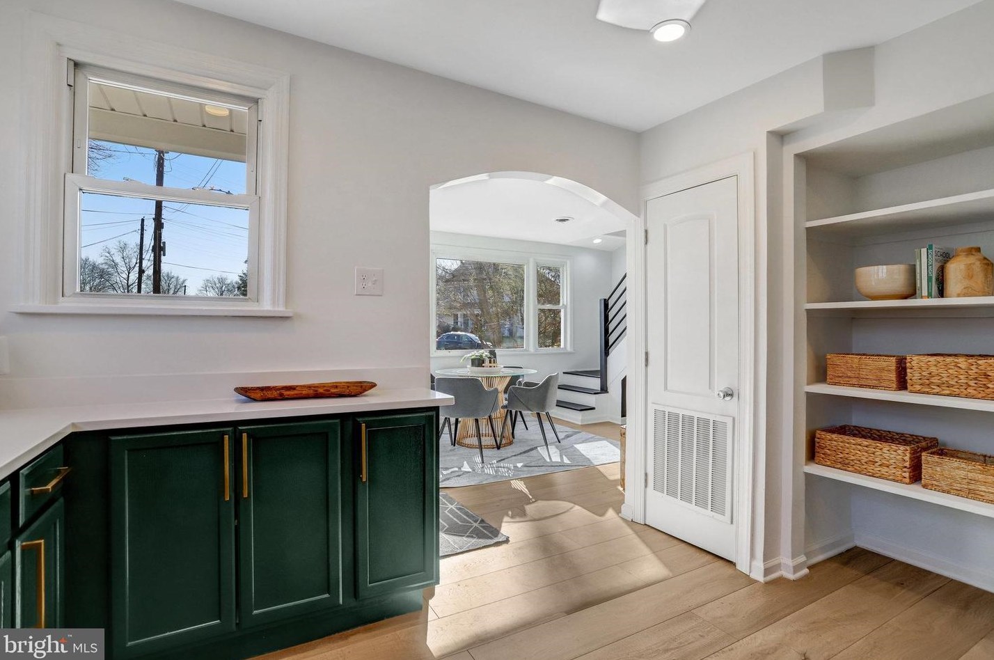 3201 Blundell Cir, Falls Church VA  22042-3819 exterior