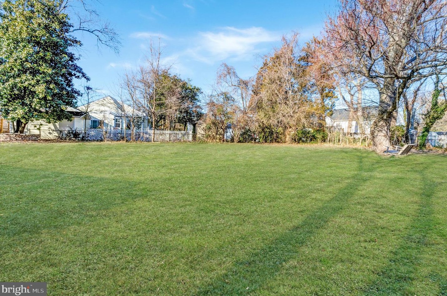 3201 Blundell Cir, Falls Church VA  22042-3819 exterior