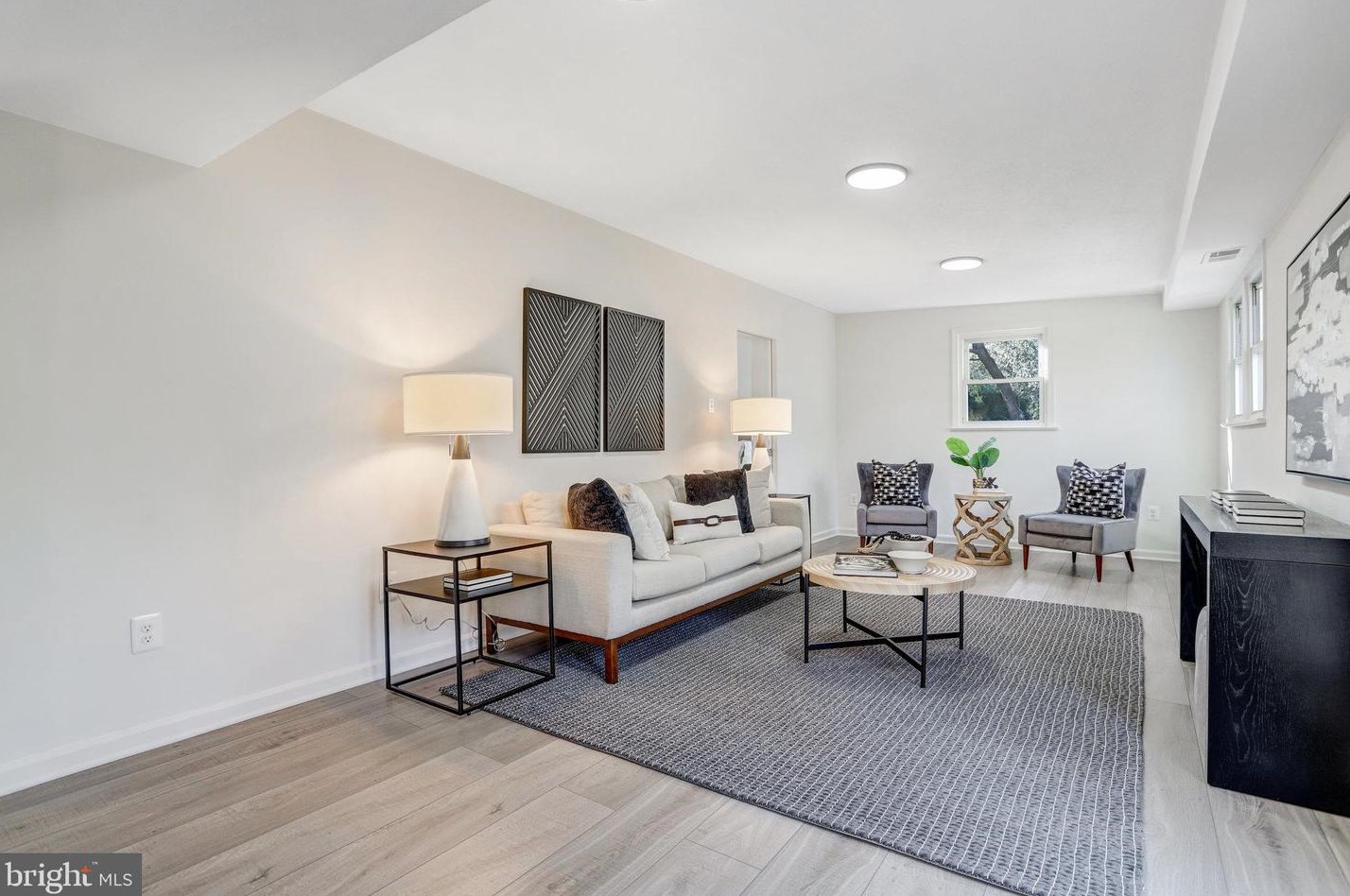 3201 Blundell Cir, Falls Church VA  22042-3819 exterior