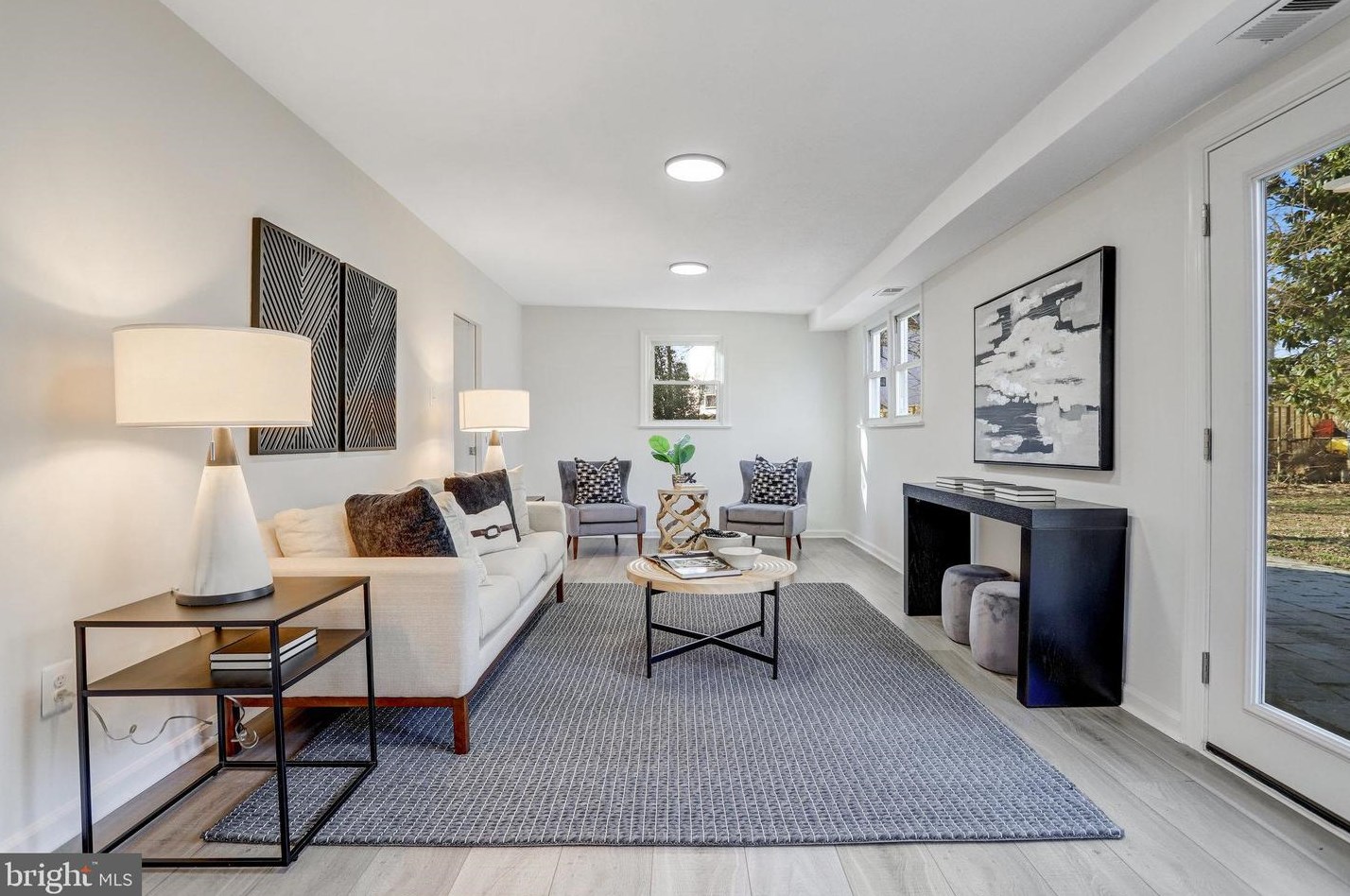 3201 Blundell Cir, Falls Church VA  22042-3819 exterior