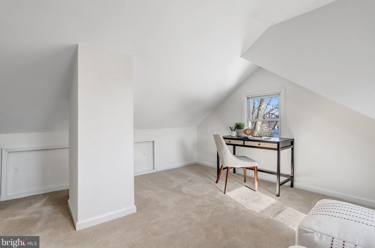 3201 Blundell Cir, Falls Church VA  22042-3819 exterior