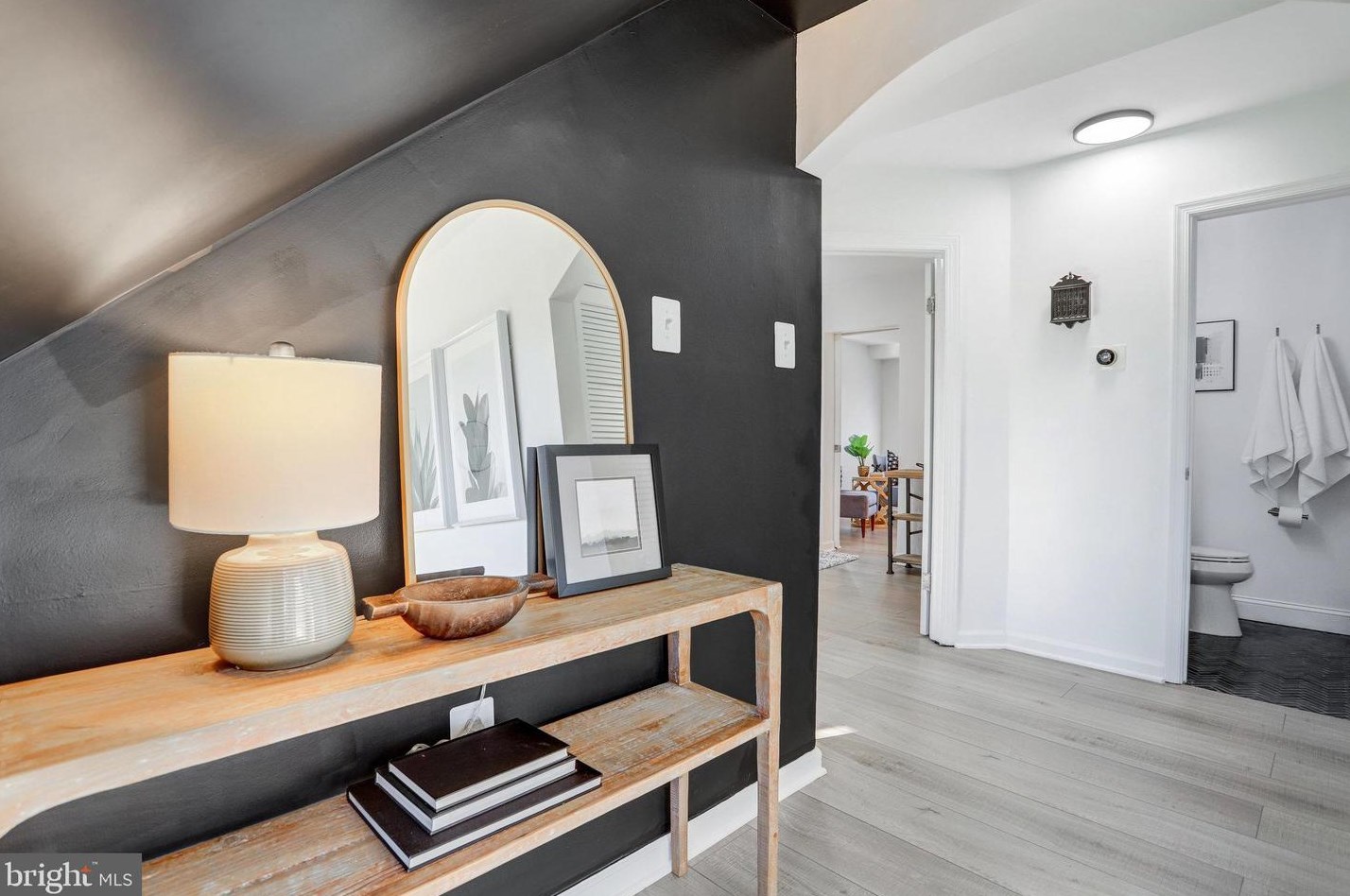 3201 Blundell Cir, Falls Church VA  22042-3819 exterior