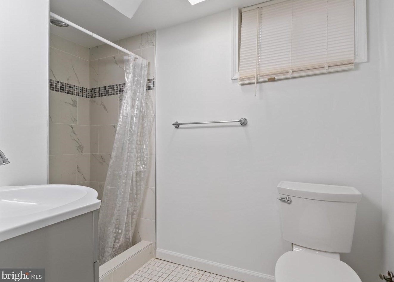 6516 Columbia Pike, Falls Church VA  22041-1126 exterior