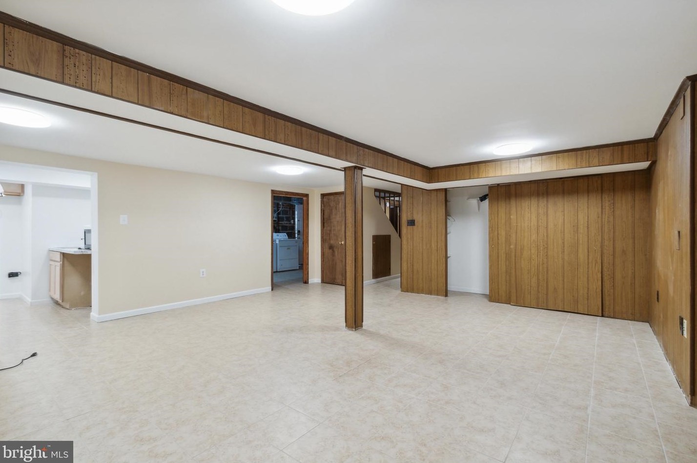 6516 Columbia Pike, Falls Church VA  22041-1126 exterior