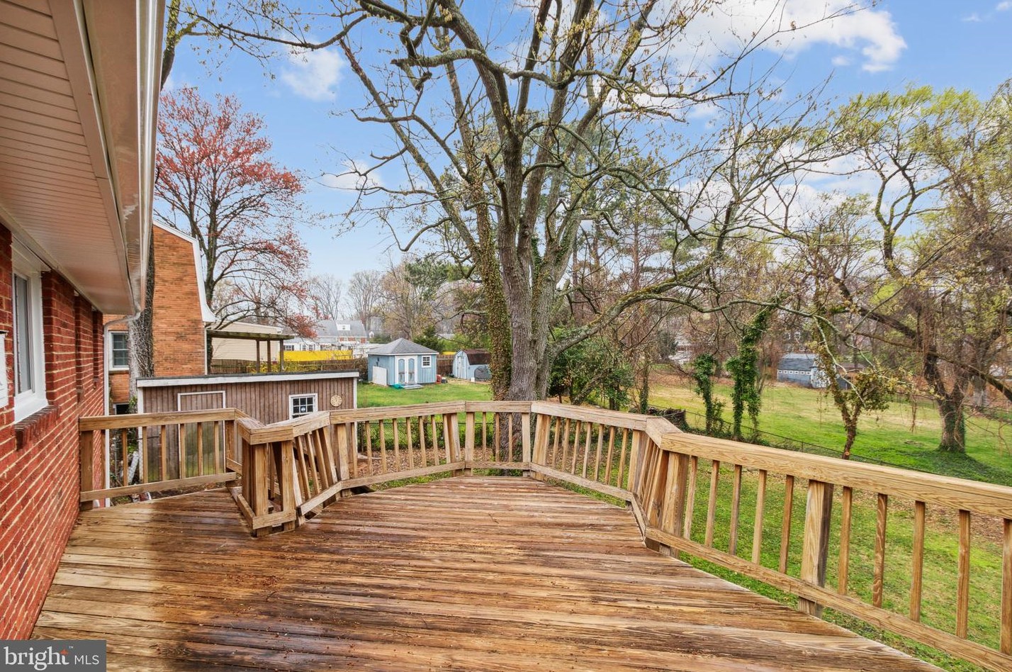 6516 Columbia Pike, Falls Church VA  22041-1126 exterior