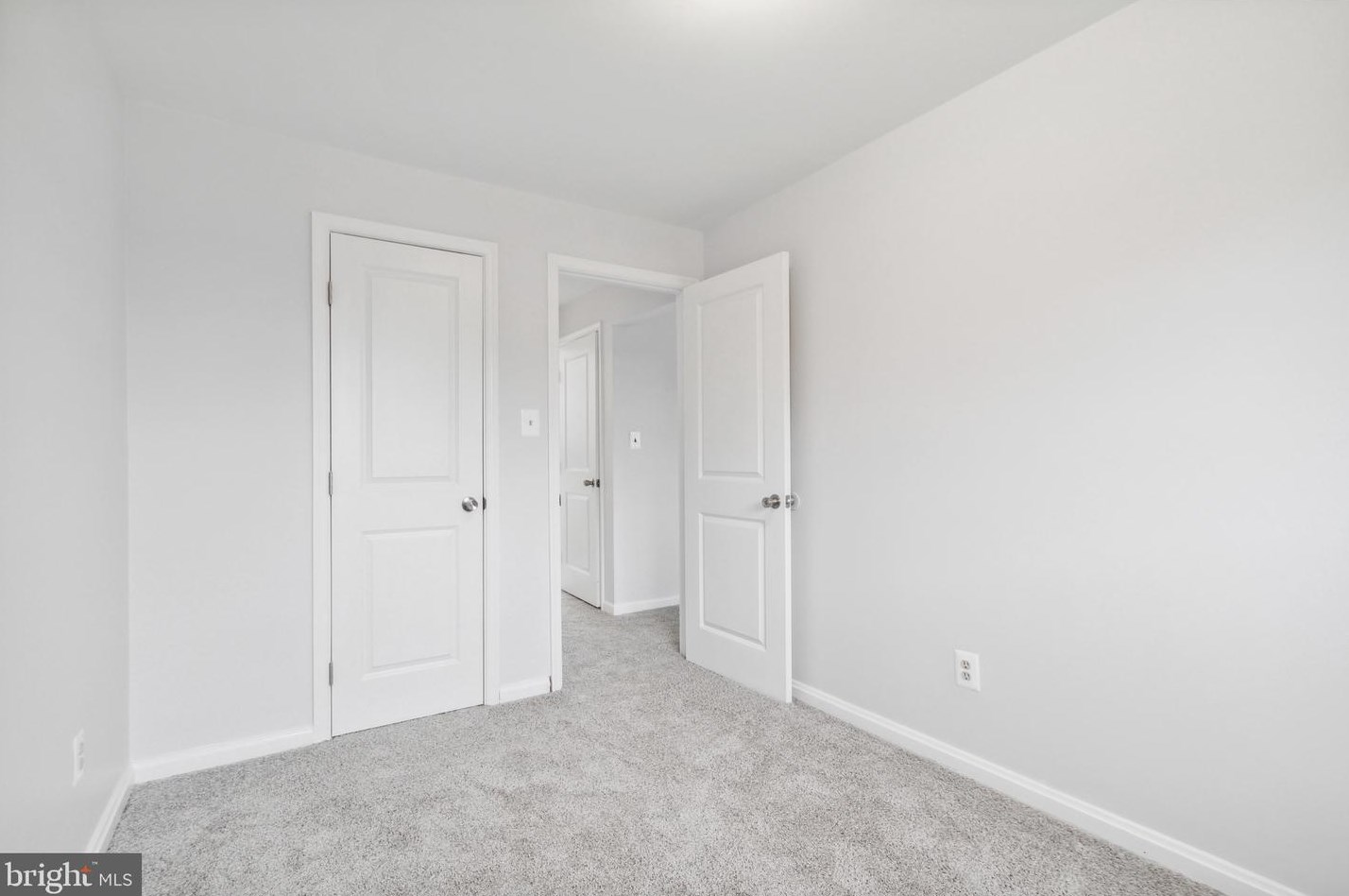 6516 Columbia Pike, Falls Church VA  22041-1126 exterior