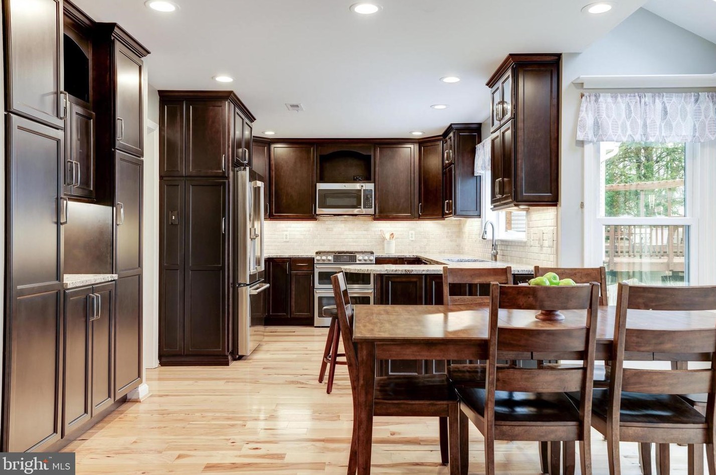 3534 Armfield Farm Dr, Fairfax VA 20151-3365 exterior