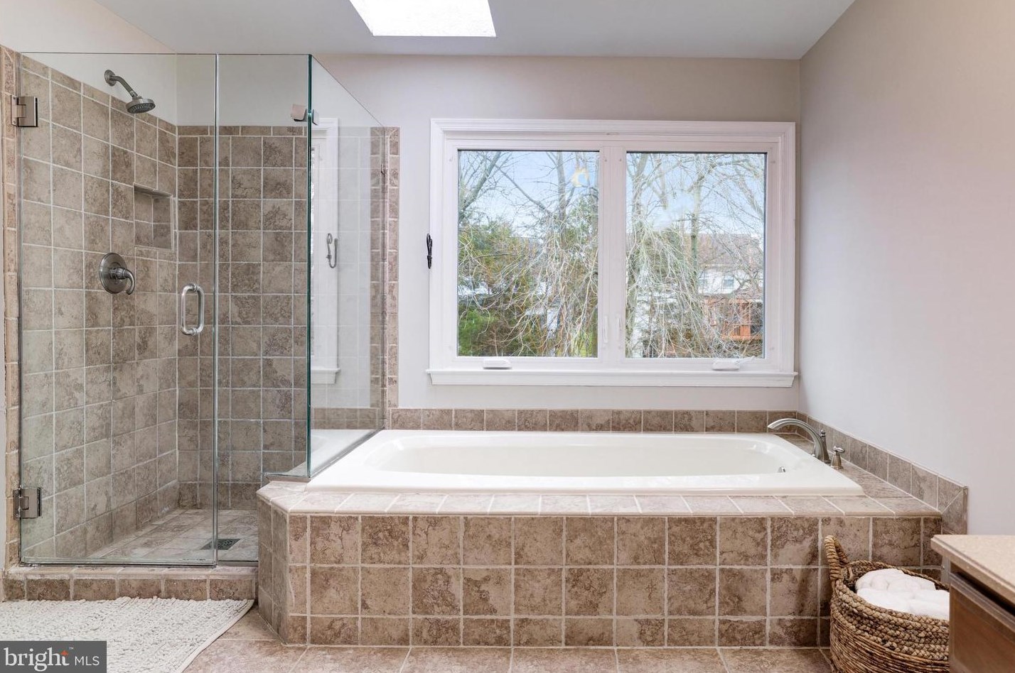 3534 Armfield Farm Dr, Fairfax VA 20151-3365 exterior