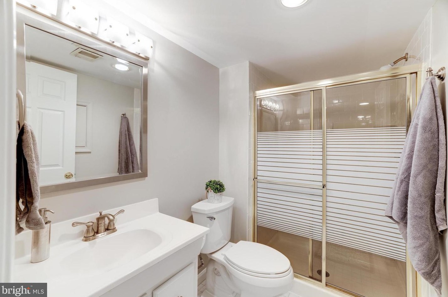 3534 Armfield Farm Dr, Fairfax VA 20151-3365 exterior