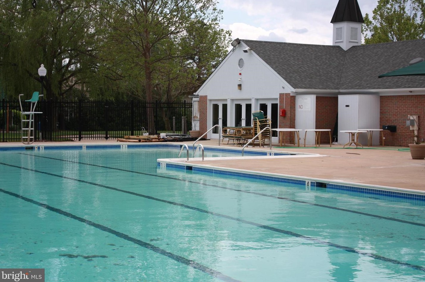 3534 Armfield Farm Dr, Fairfax VA 20151-3365 exterior