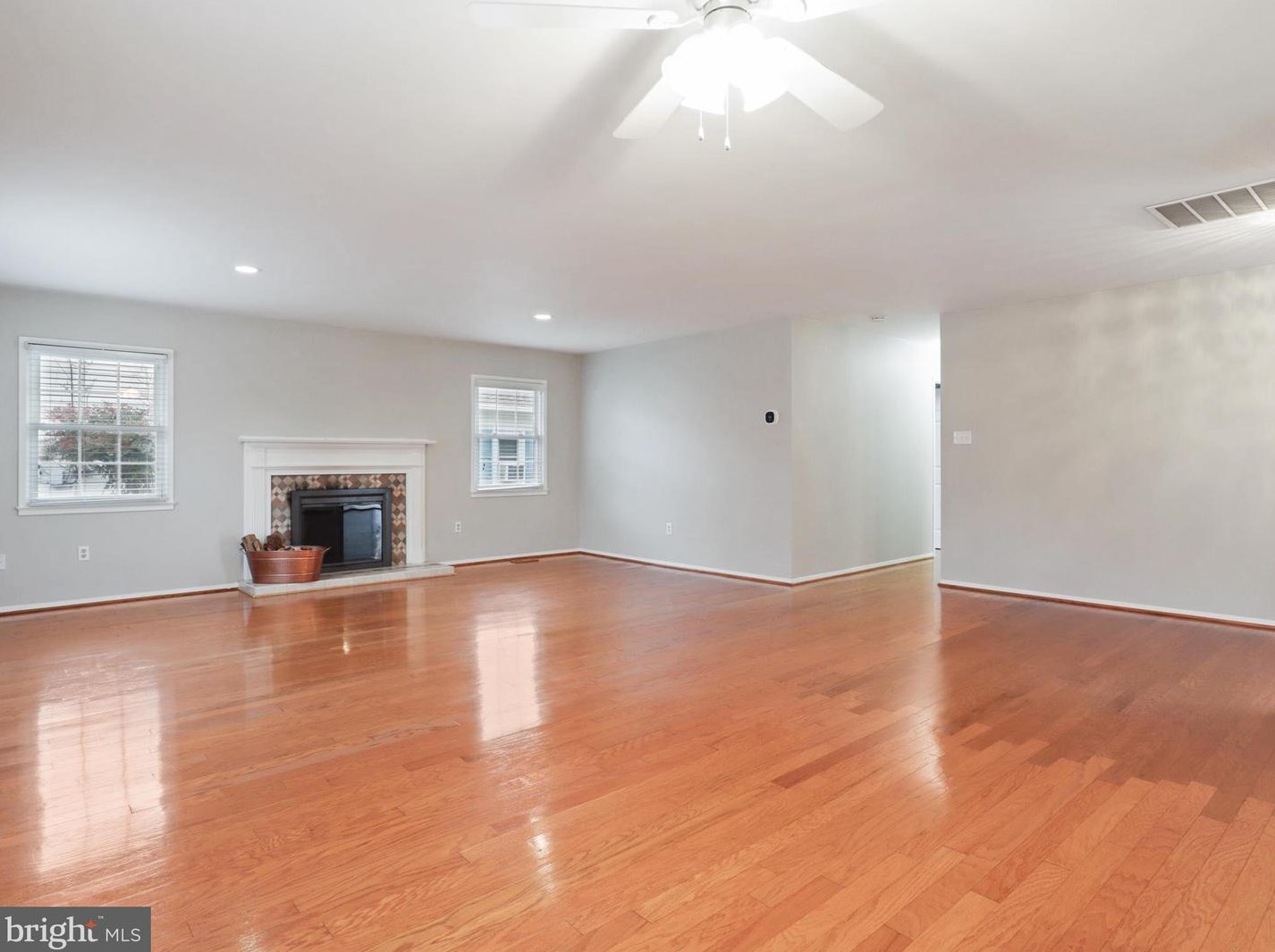 13013 Parson Ln, Fairfax VA  22033-3427 exterior