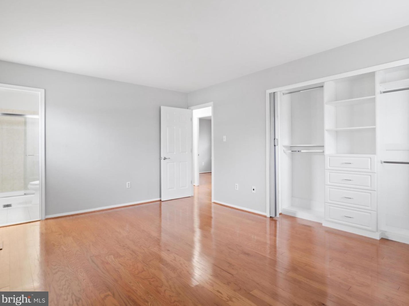 13013 Parson Ln, Fairfax VA  22033-3427 exterior