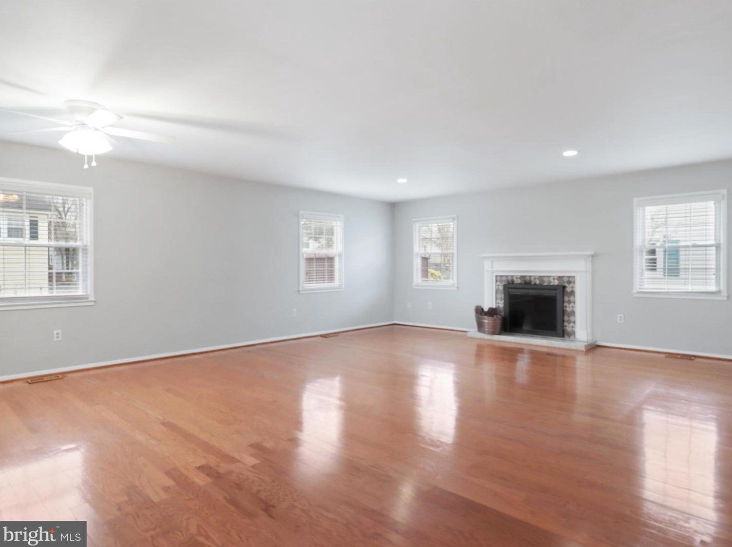 13013 Parson Ln, Fairfax VA  22033-3427 exterior