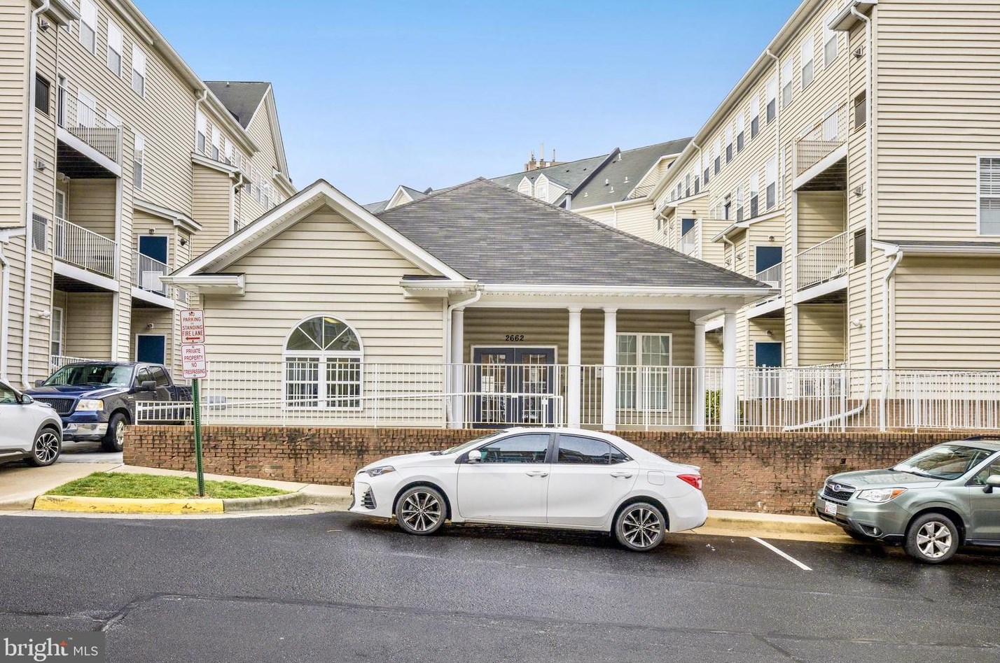 2665 Manhattan Pl, Vienna VA 22180-7379 exterior