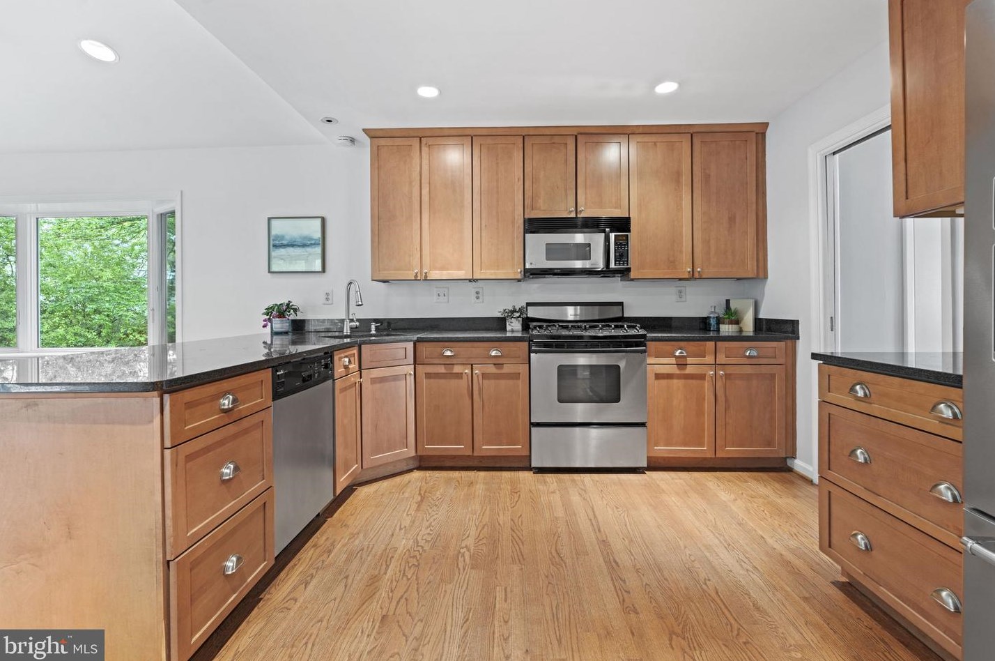 708 Skyline Ct, Vienna VA  exterior