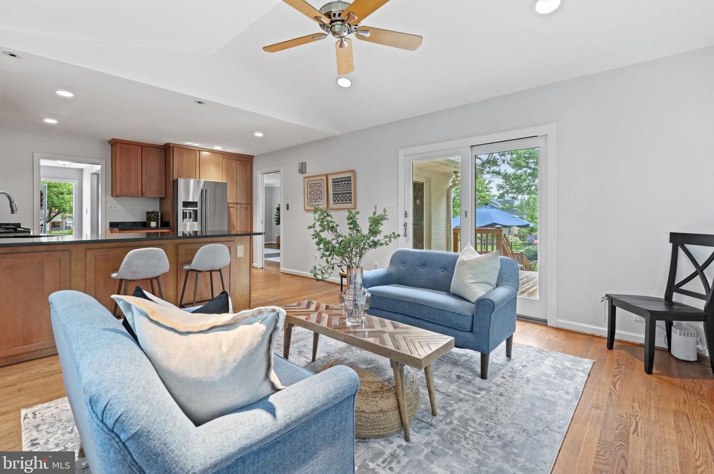 708 Skyline Ct, Vienna VA  exterior