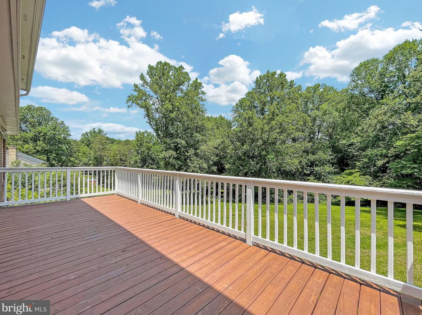 2045 Hunter Mill Rd, Vienna VA  22181-2836 exterior