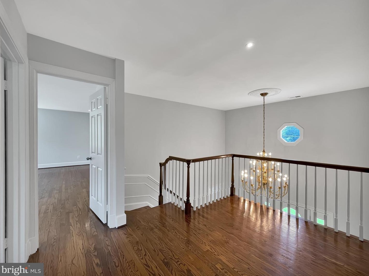 2045 Hunter Mill Rd, Vienna VA  22181-2836 exterior