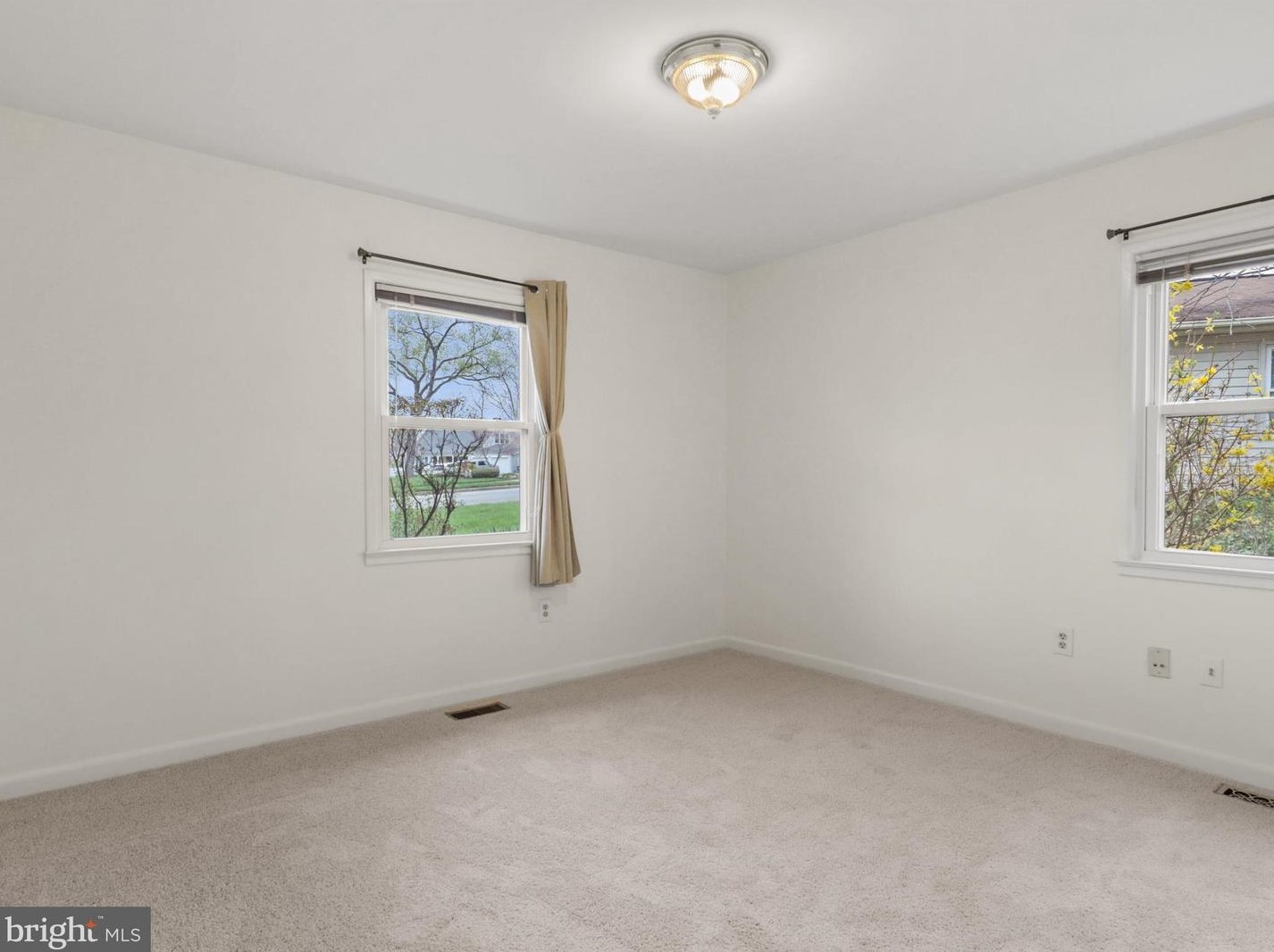 13222 Parson Ln, Fairfax VA  22033-3402 exterior