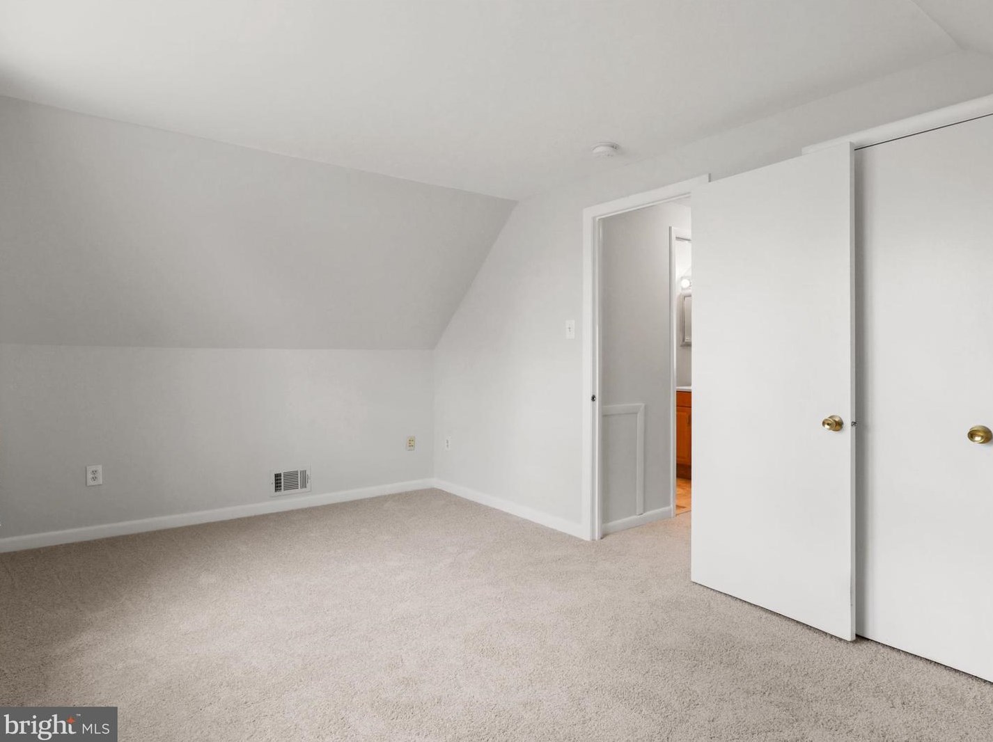 13222 Parson Ln, Fairfax VA  22033-3402 exterior