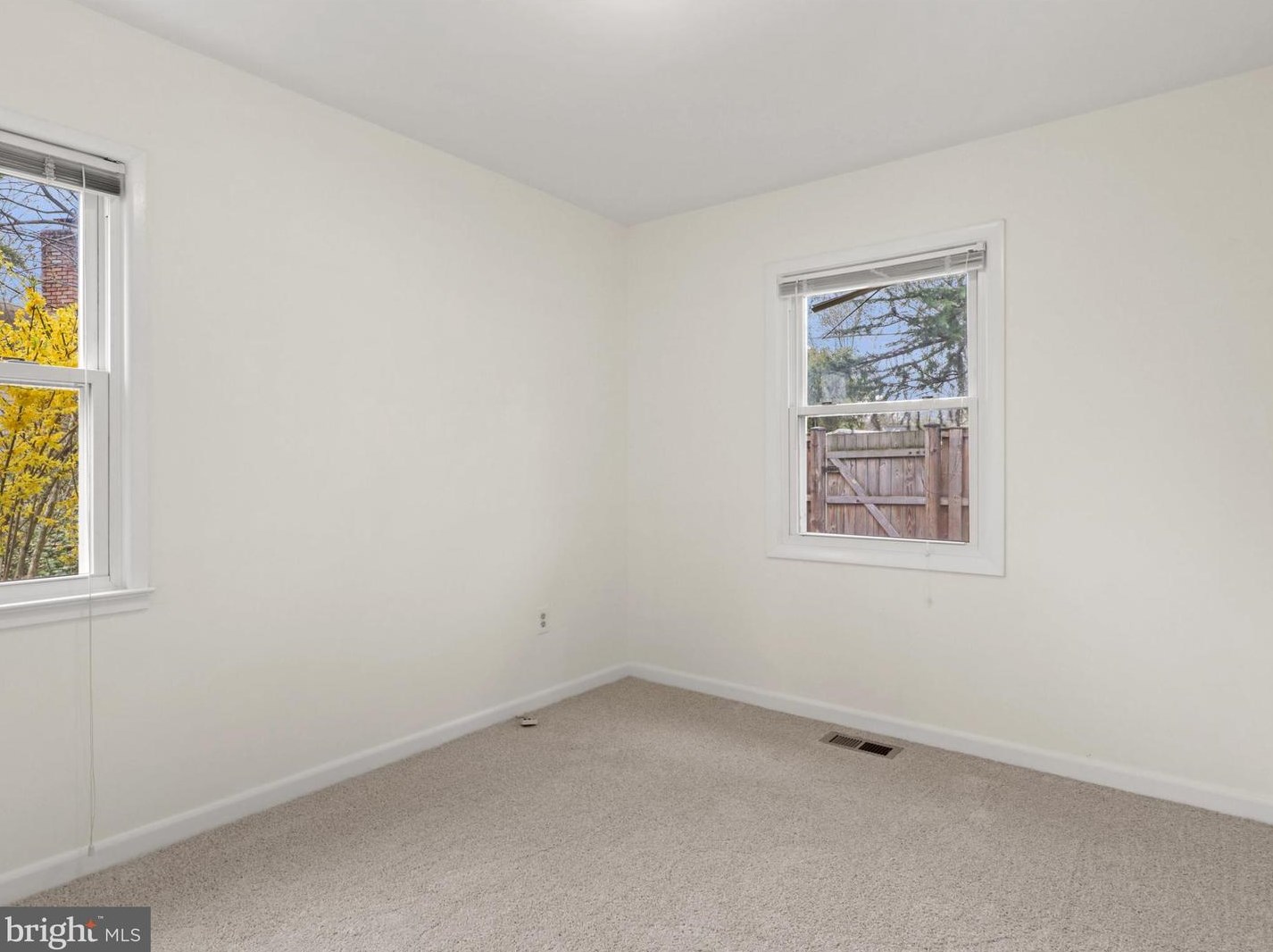 13222 Parson Ln, Fairfax VA  22033-3402 exterior