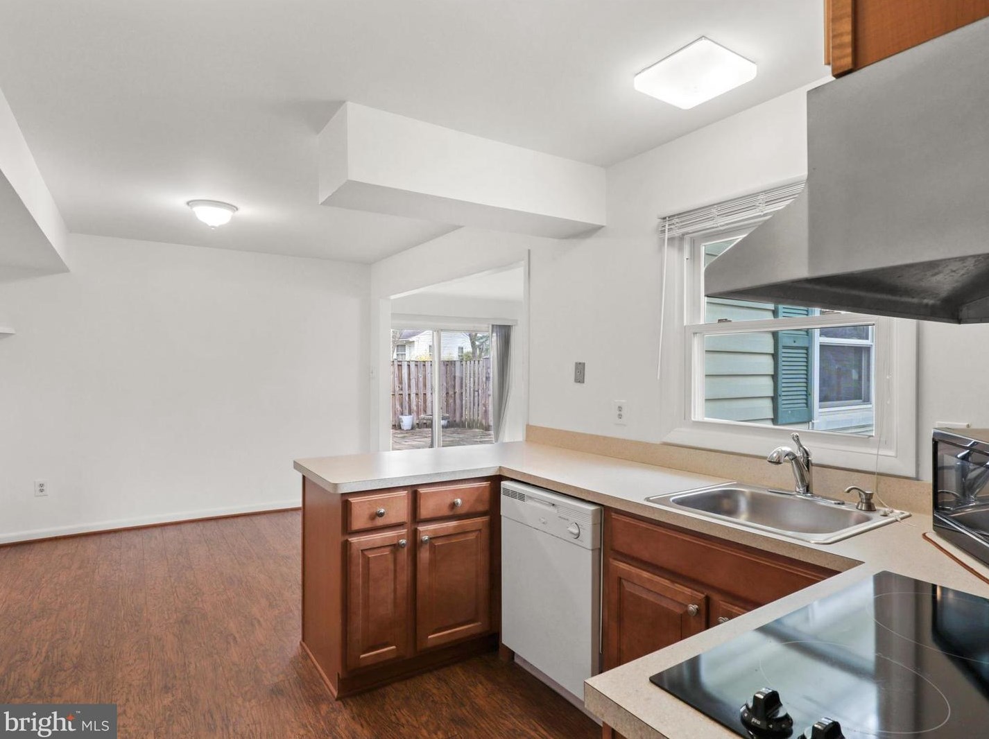 13222 Parson Ln, Fairfax VA  22033-3402 exterior