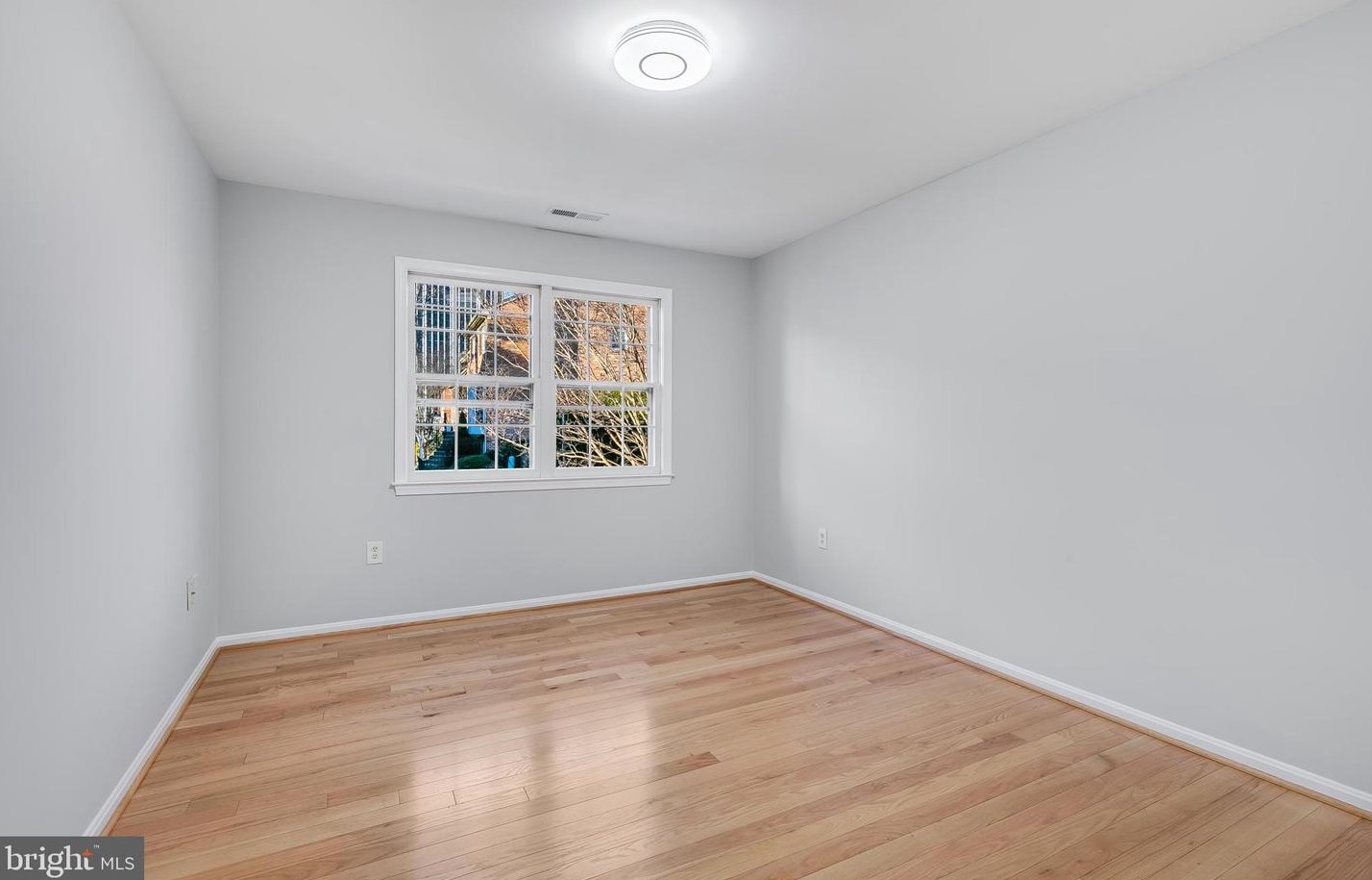 3004 Seven Oaks Pl, Falls Church VA  22042-3152 exterior