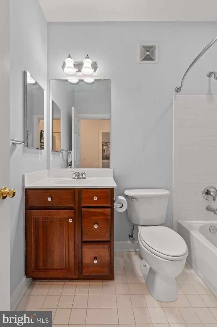4078 Walnut Cove Cir, Fairfax VA  22033-6233 exterior