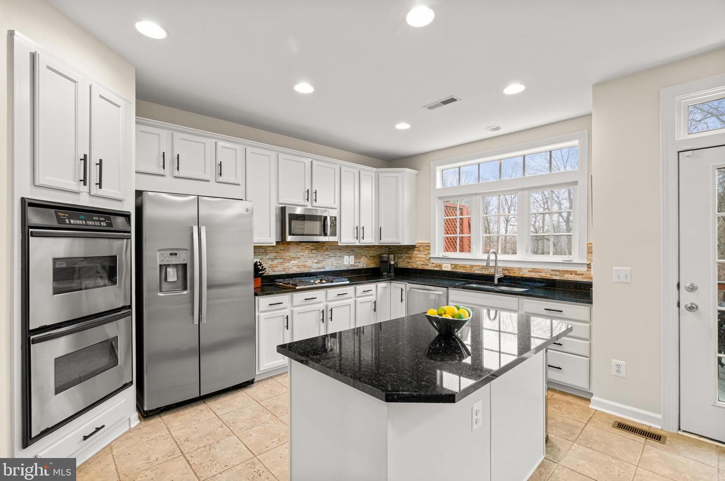 4078 Walnut Cove Cir, Fairfax VA  22033-6233 exterior