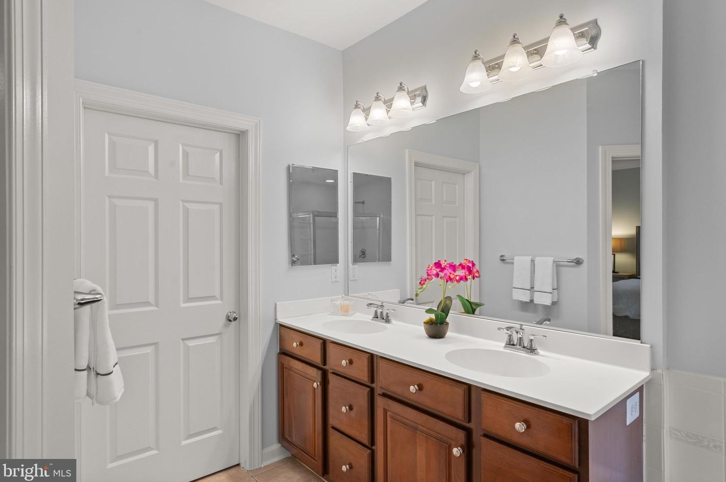 4078 Walnut Cove Cir, Fairfax VA  22033-6233 exterior