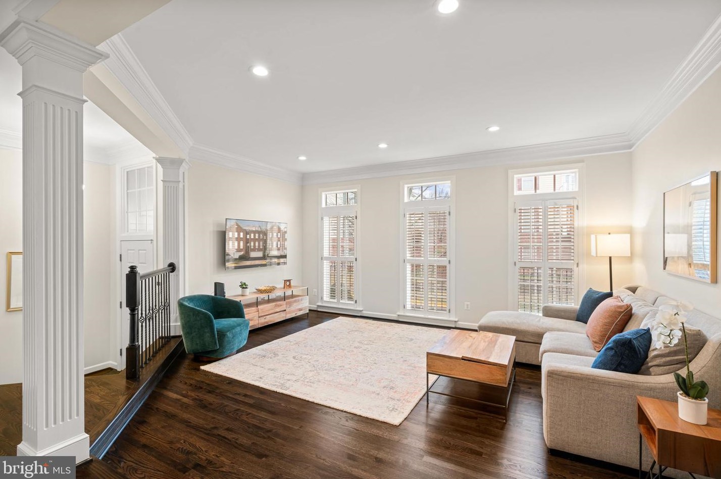 4078 Walnut Cove Cir, Fairfax VA  22033-6233 exterior
