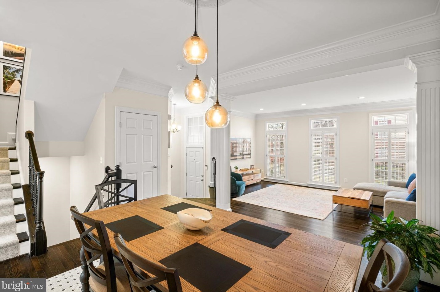 4078 Walnut Cove Cir, Fairfax VA  22033-6233 exterior